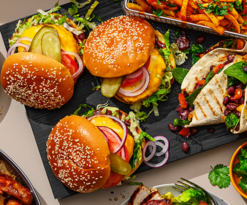 BBQ_Sauce_BBQ_Buffet_3_Hands_Full_size (1)-2